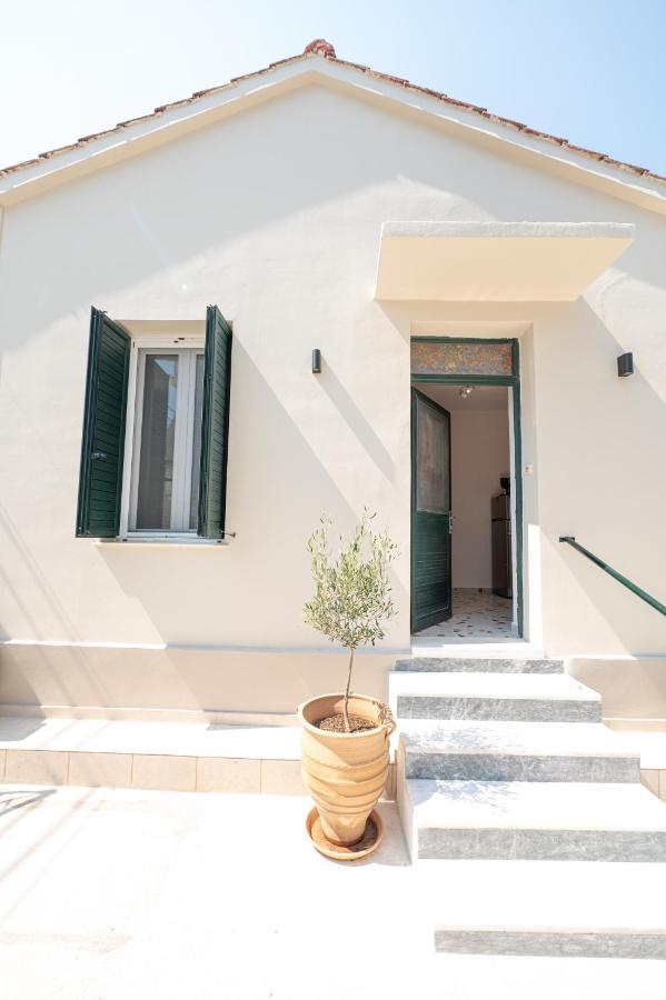 Sunny Yard Apartments Poros Town Eksteriør billede