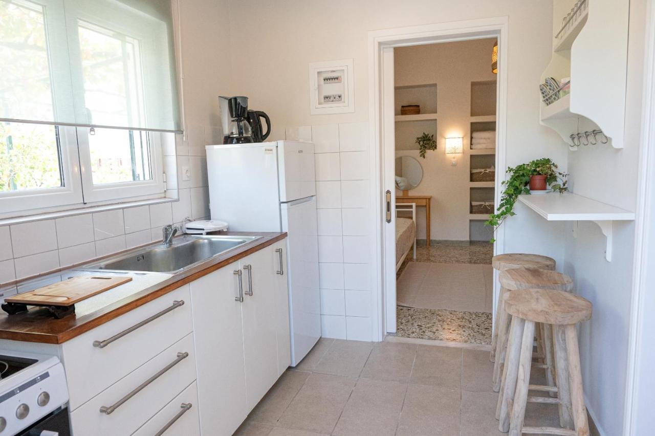 Sunny Yard Apartments Poros Town Eksteriør billede